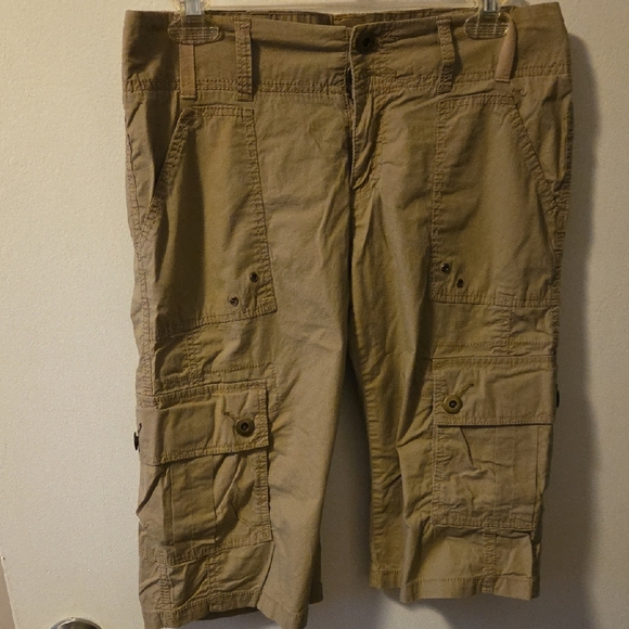 Old Navy Tan Women's Cargo Shorts - Picture 1 of 1